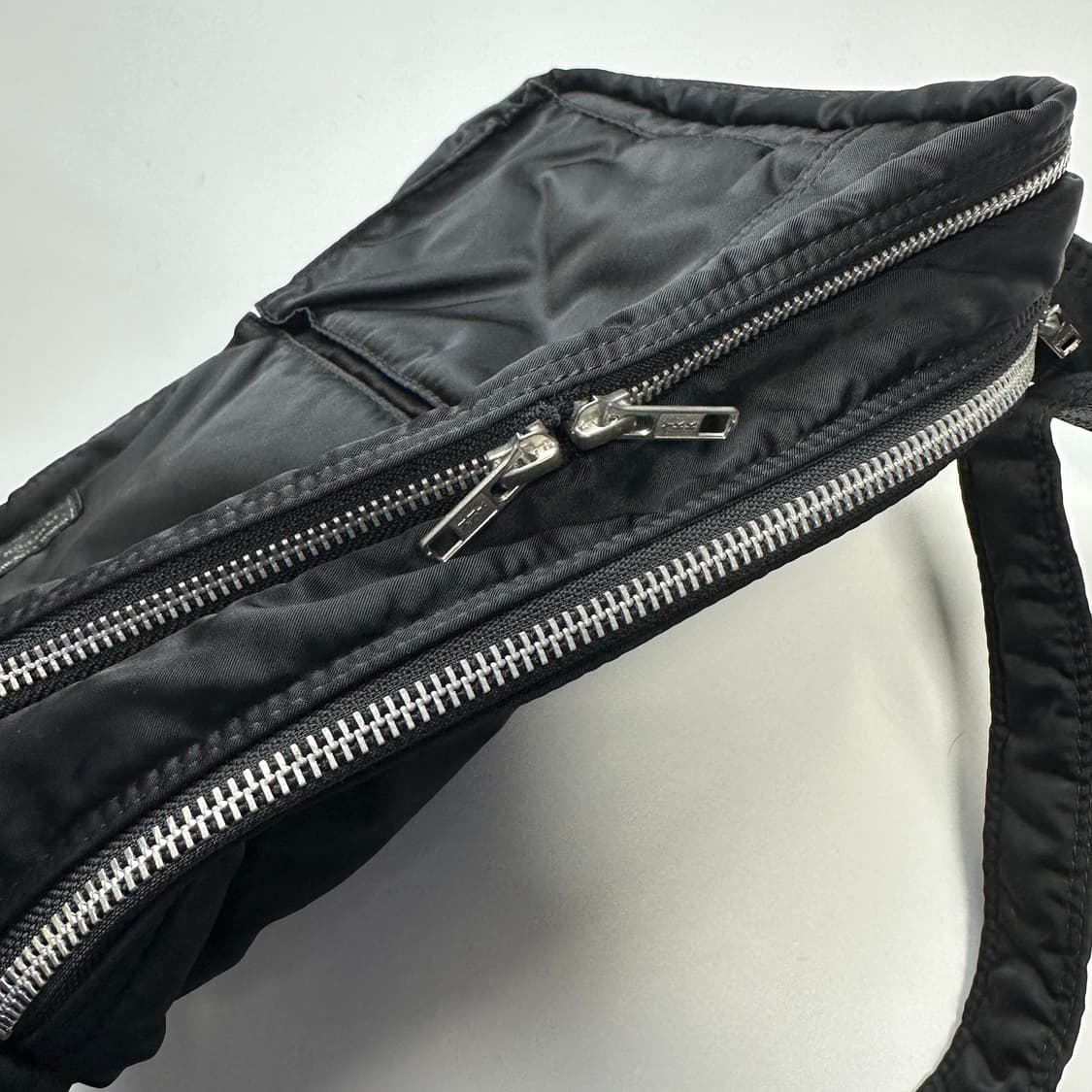 PORTER TANKER SHOULDER BAG (L) 포터 탱커 숄더백 상품이미지5