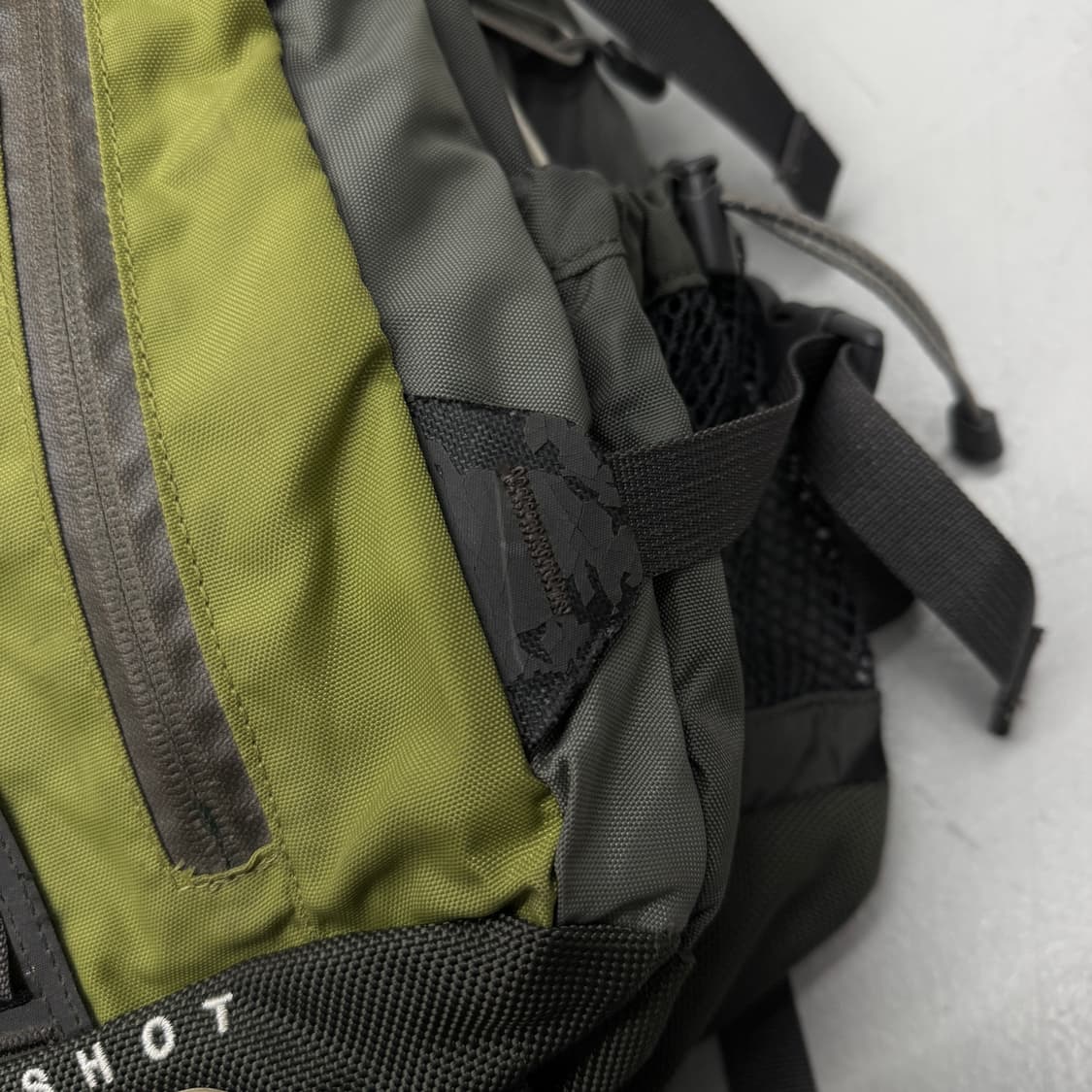 노스페이스 고프코어 카키 그린 미니샷 백팩 상품이미지6