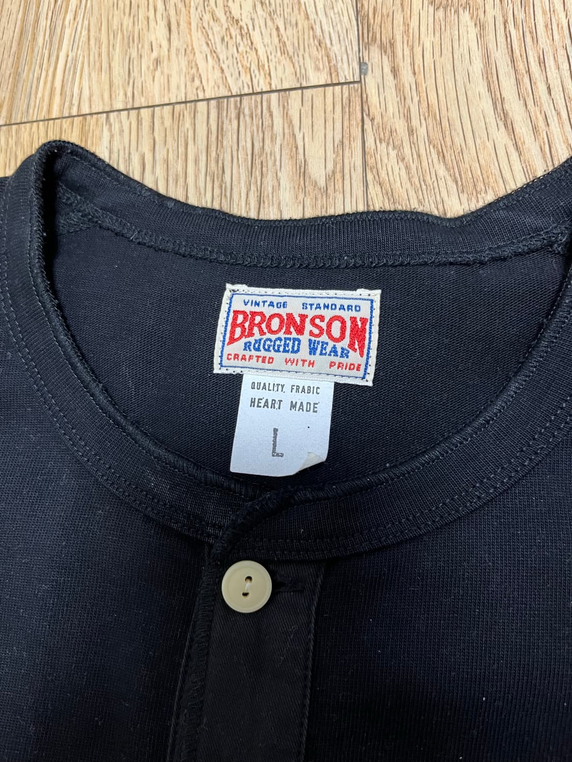 브론슨 헨리넥 티셔츠 블랙 상품이미지4