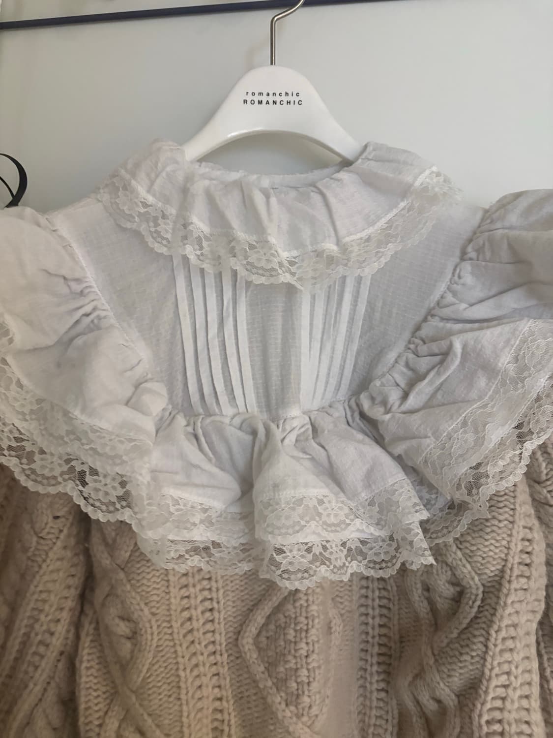 로맨시크 니트 블라우스 상품이미지2