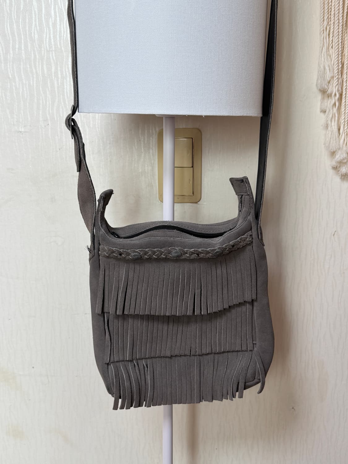 미네통카 프린지 크로스백 상품이미지7