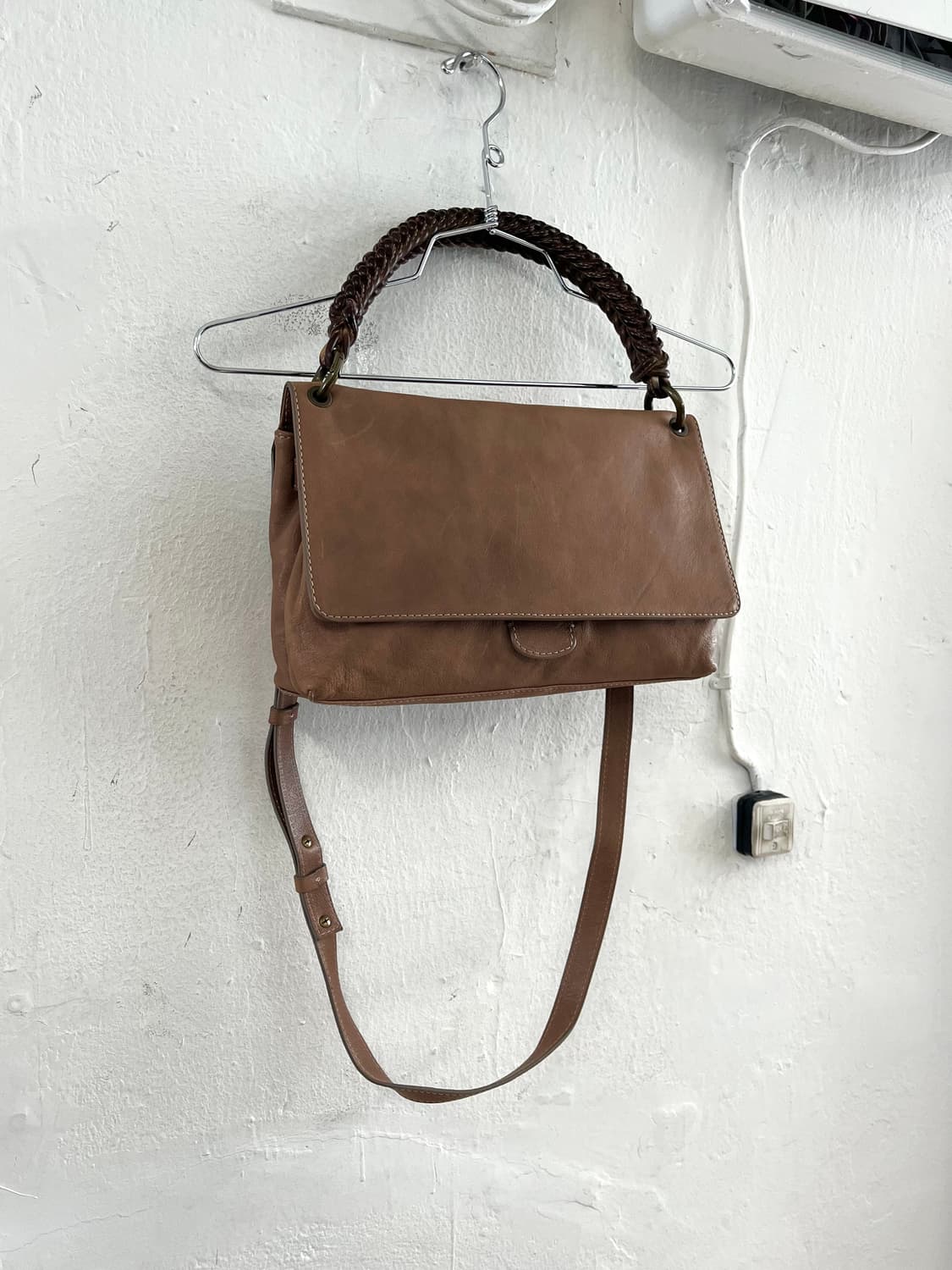 OFFICINE CREATIVE 아티저널 버팔로 레더백 상품이미지1