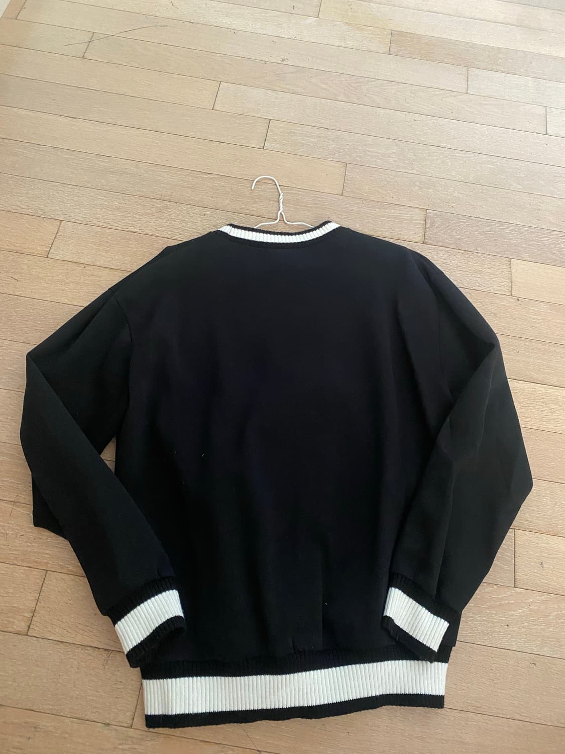 폴리 제질 맨투맨 상품이미지2