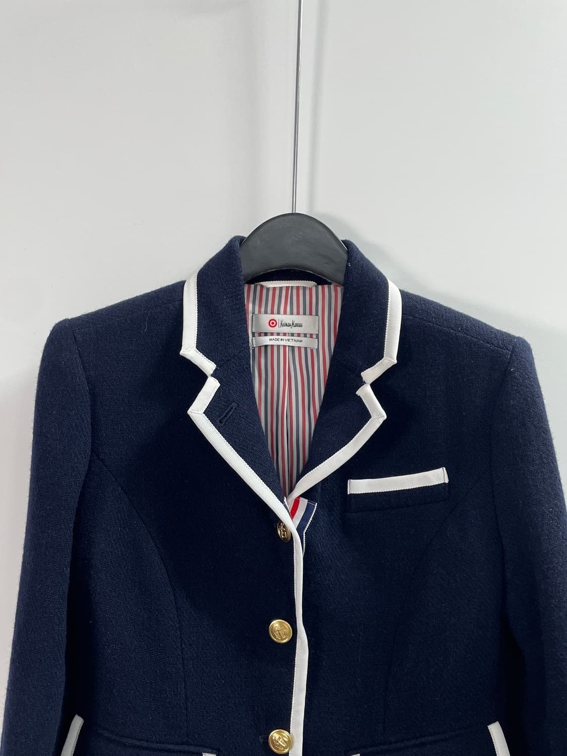 톰브라운 X 니만마커스 파이핑 블레이저 7부 자켓 (on.315) 상품이미지2