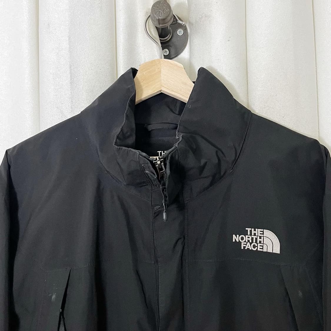 노스페이스 블랙 고어텍스 윈드브레이커 상품이미지2