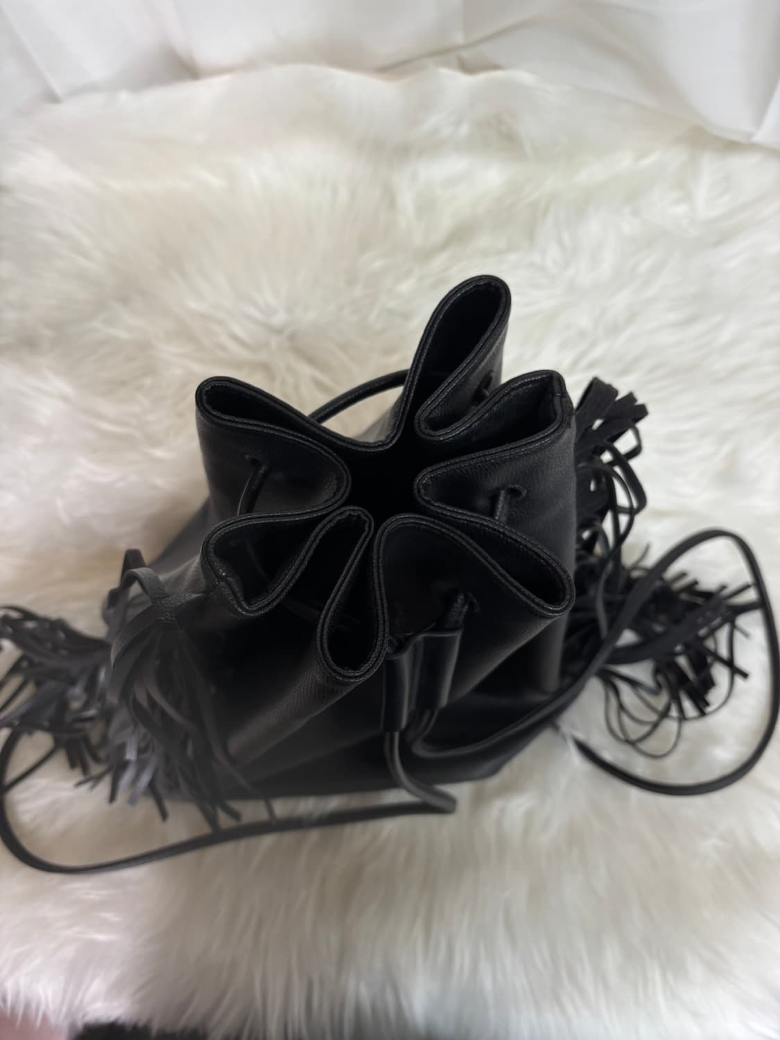 빅토리아 시크릿(Victoria's Secret)블랙 프린지 버킷백 백팩 상품이미지3