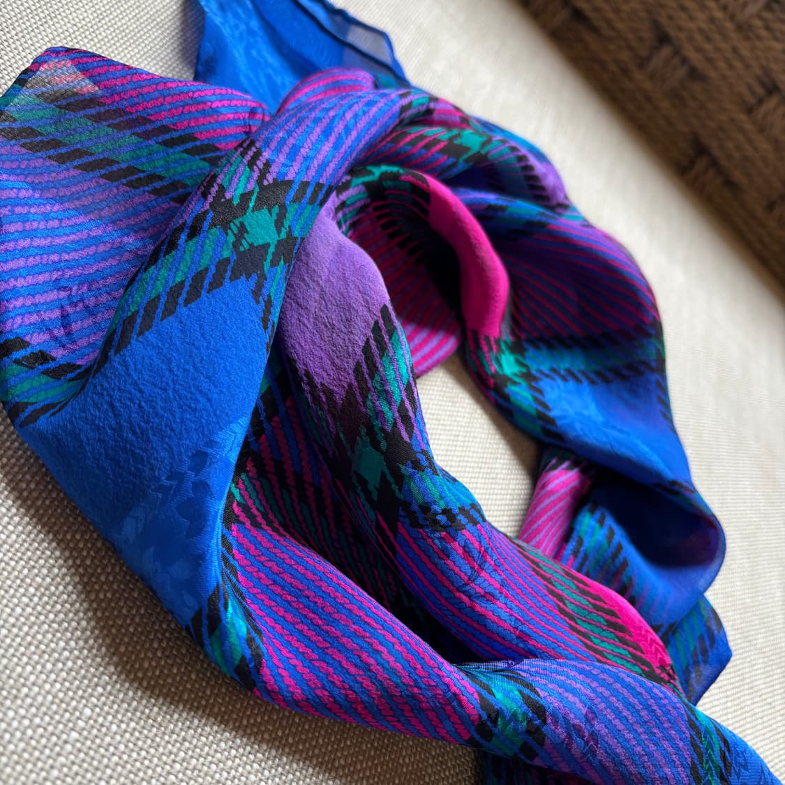 입생로랑 YSL 빈티지 정사각 실크스카프 상품이미지6