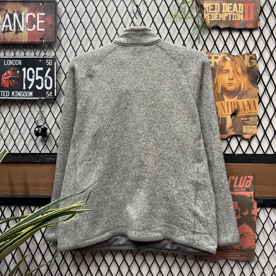 파타고니아 베터 스웨터 집업 전면 로고플레이 포인트 그레이 상품이미지2