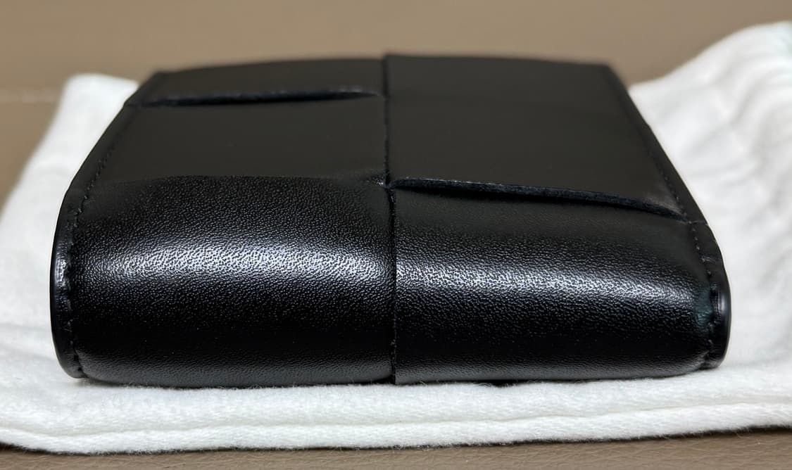 보테가베네타 카세트 카프스킨 코인 반지갑 블랙 상품이미지4