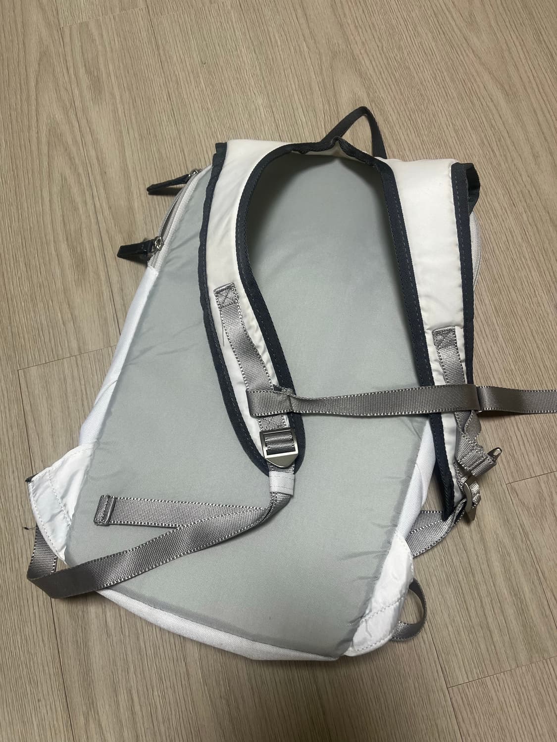 샵페어리 터틀 백팩 화이트 상품이미지5