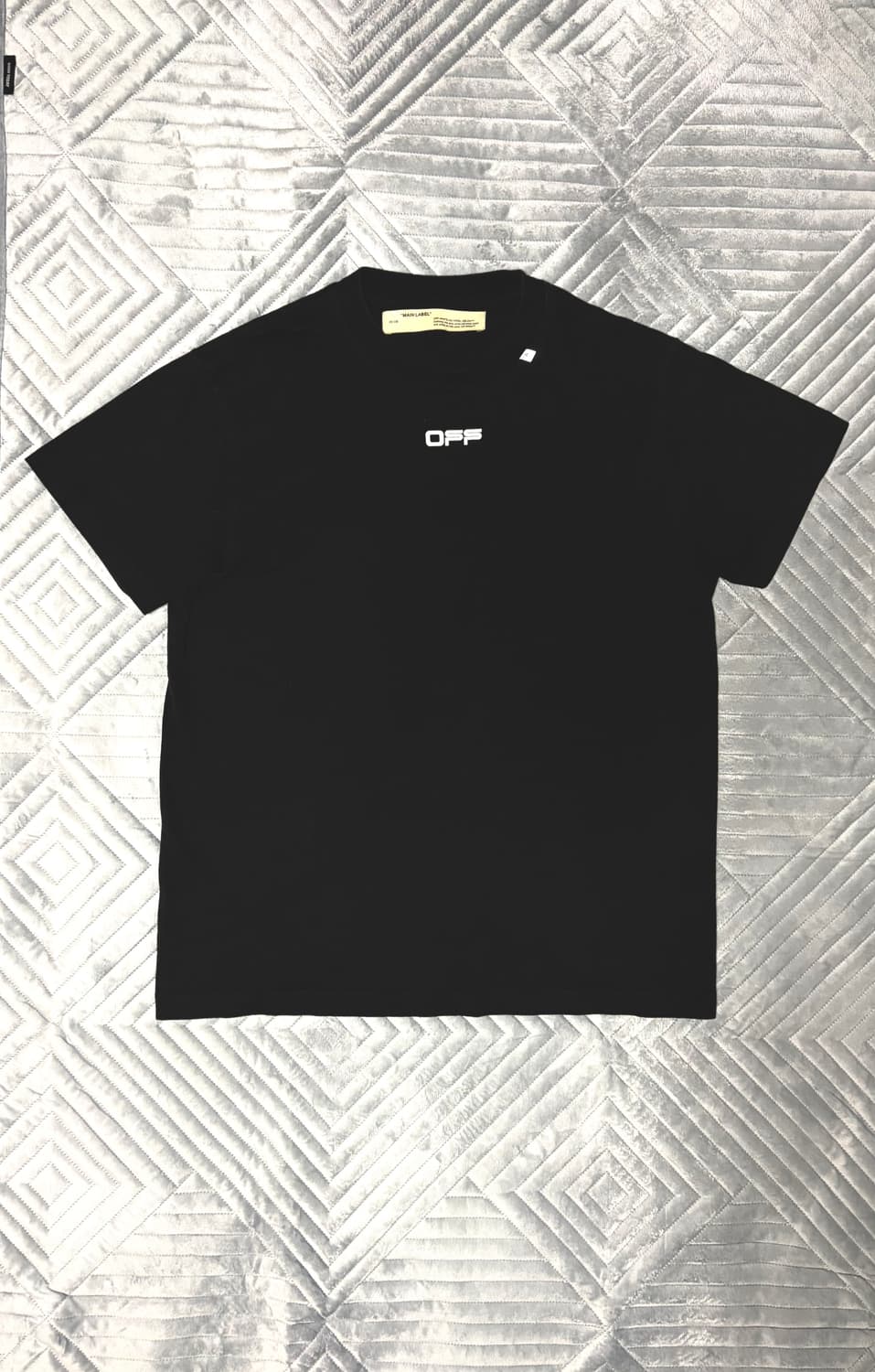오프화이트 반팔 상품이미지1