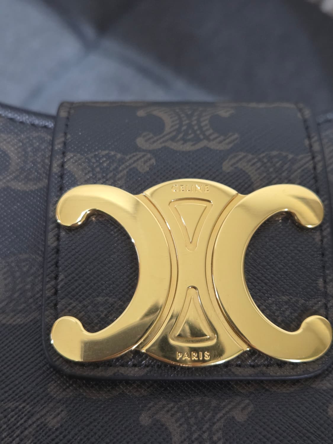 [새상품급] 셀린느 트리옹프 아바백 Black Tan 상품이미지2