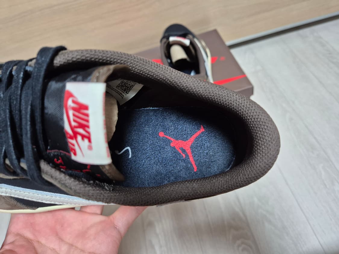 나이키 조던1 로우 트래비스 스캇 OG 모카 Tavis Scott 상품이미지5