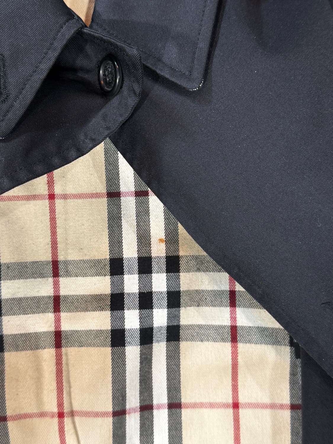 버버리 블랙 트렌치 코트 상품이미지4