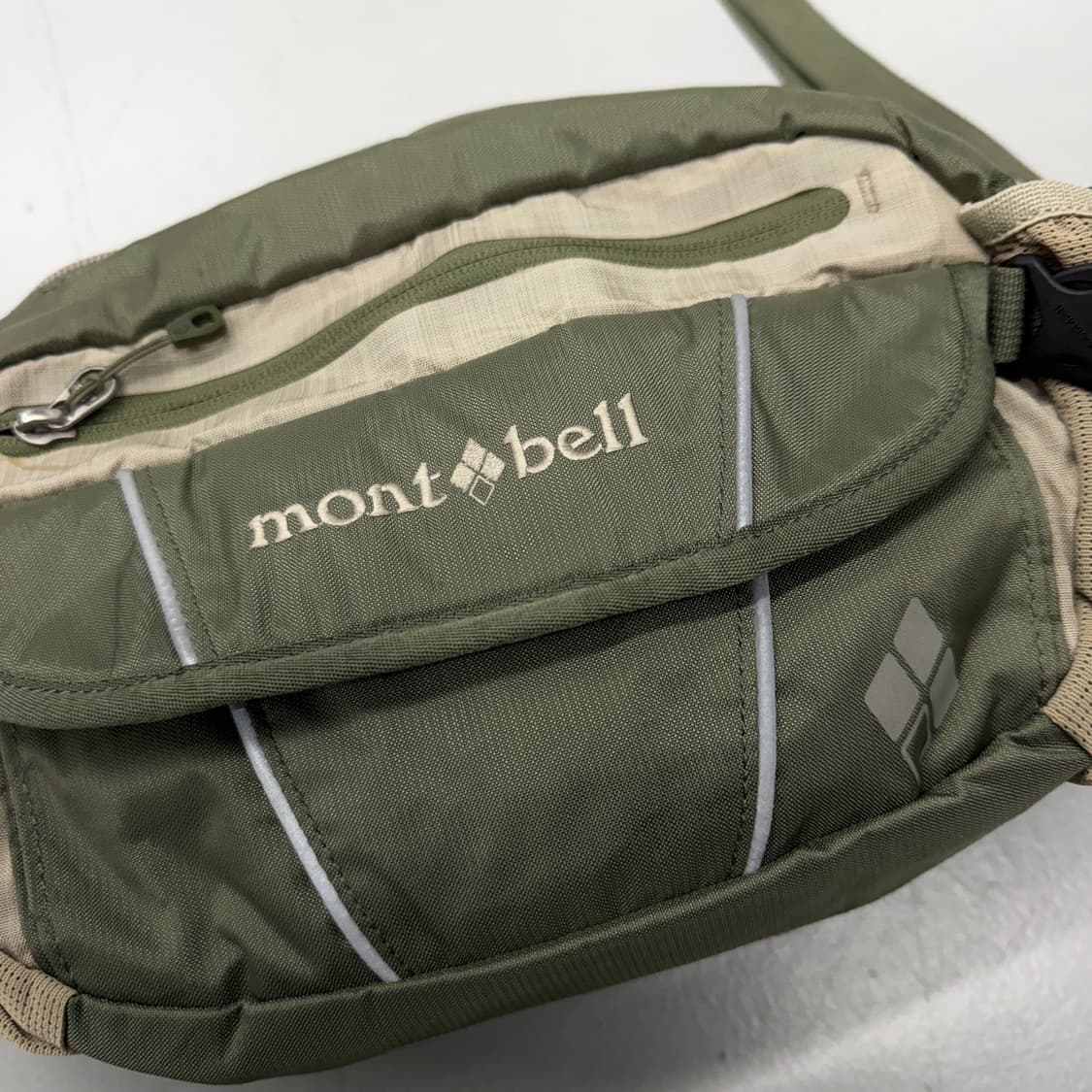 몽벨 고프코어 테크니컬 카키 크로스백  상품이미지4