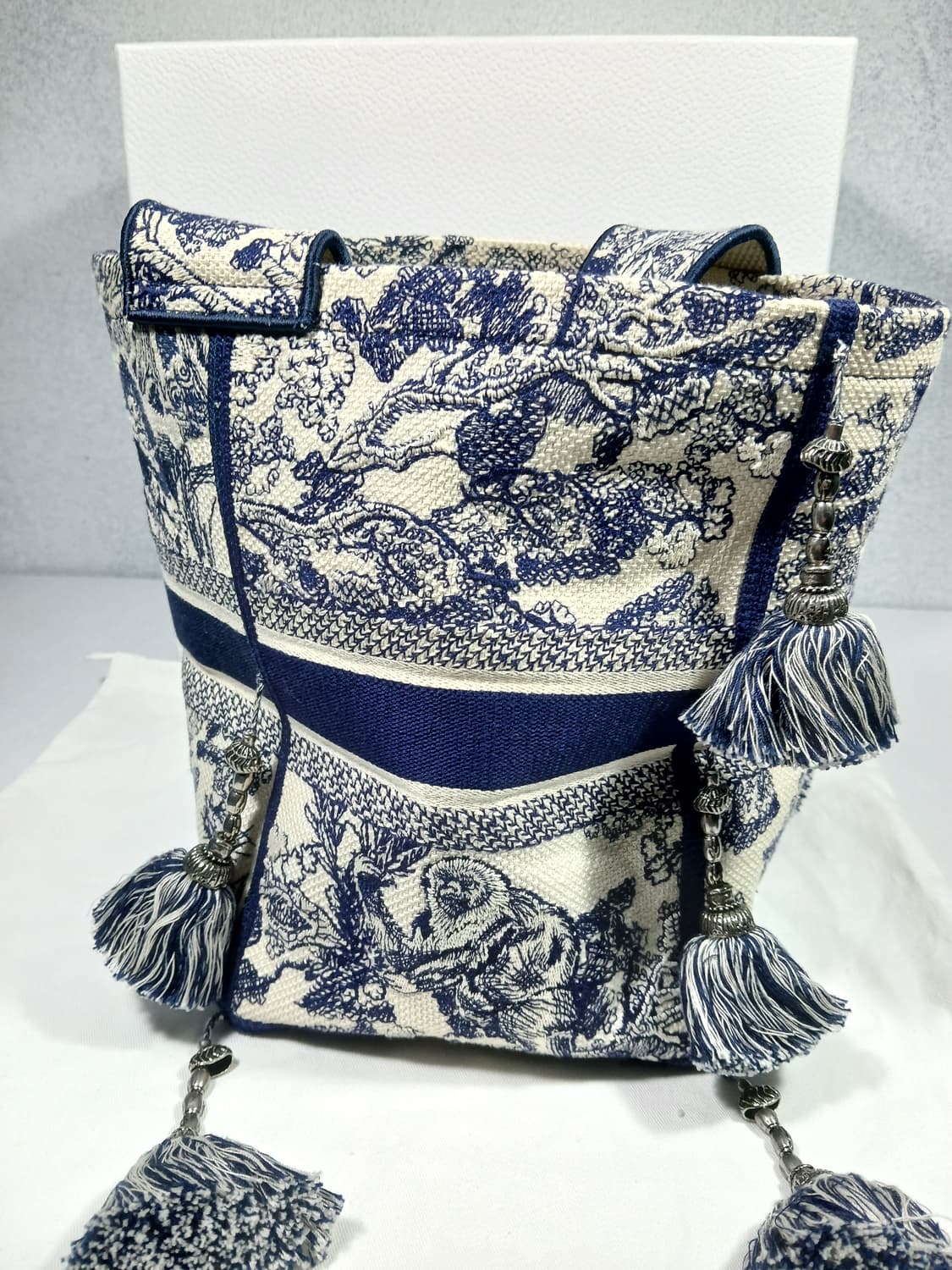 디올 디버블 버킷백 M1276VTDT 상품이미지6