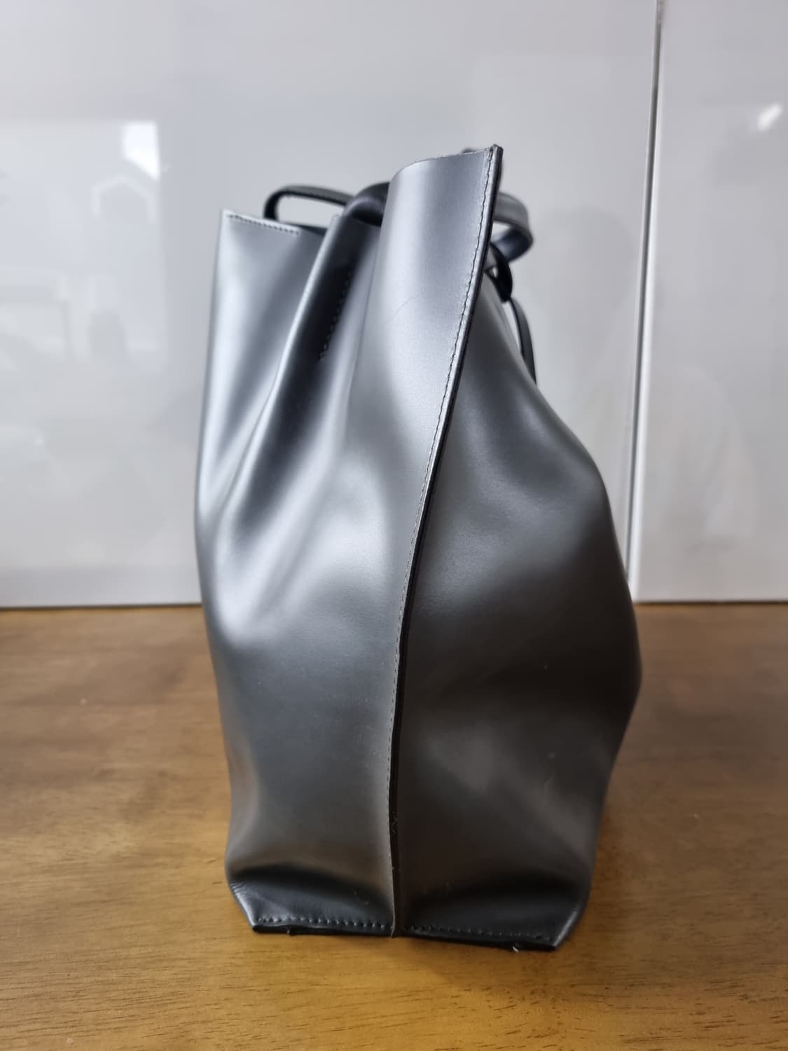 새상품)Gianni Chiarini 소가죽 토트백 블랙 상품이미지3