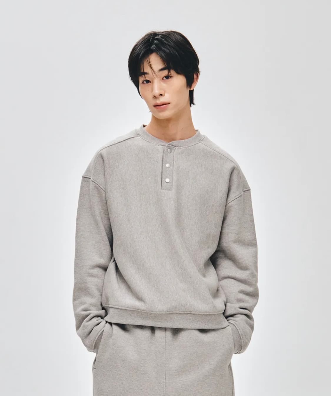 [새제품/L] 게인스보로 V910 스퀘어 헨리넥 맨투맨_클라우드 상품이미지1