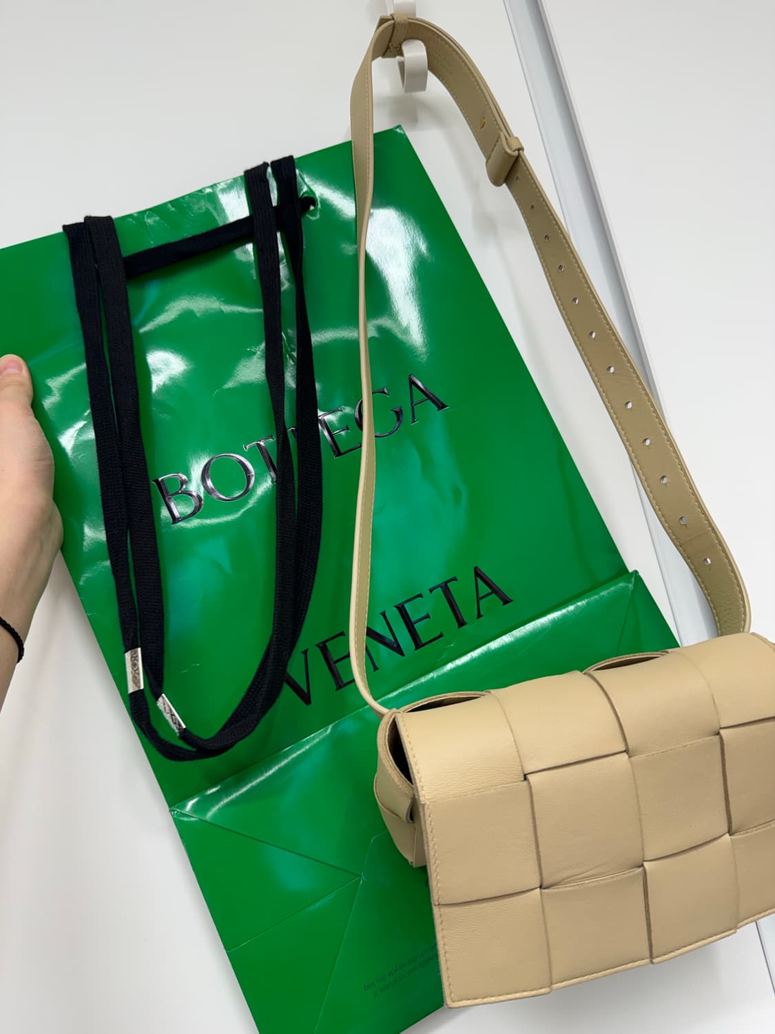 보테가베네타 카세트백 스몰 베이지 상품이미지8