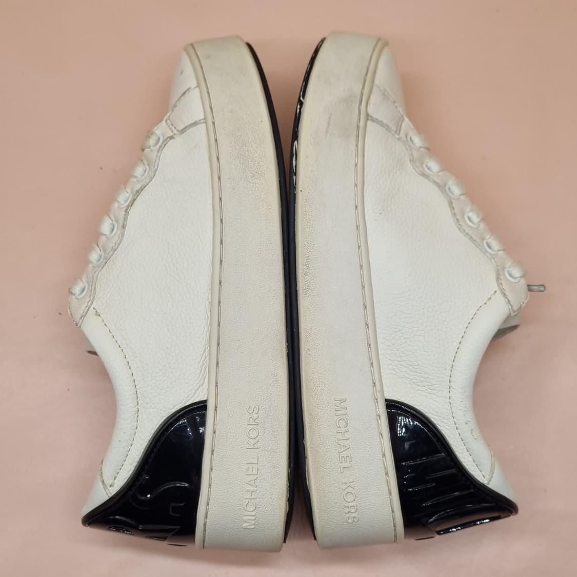 마이클코어스 투톤 플랫폼 스니커즈240 상품이미지5