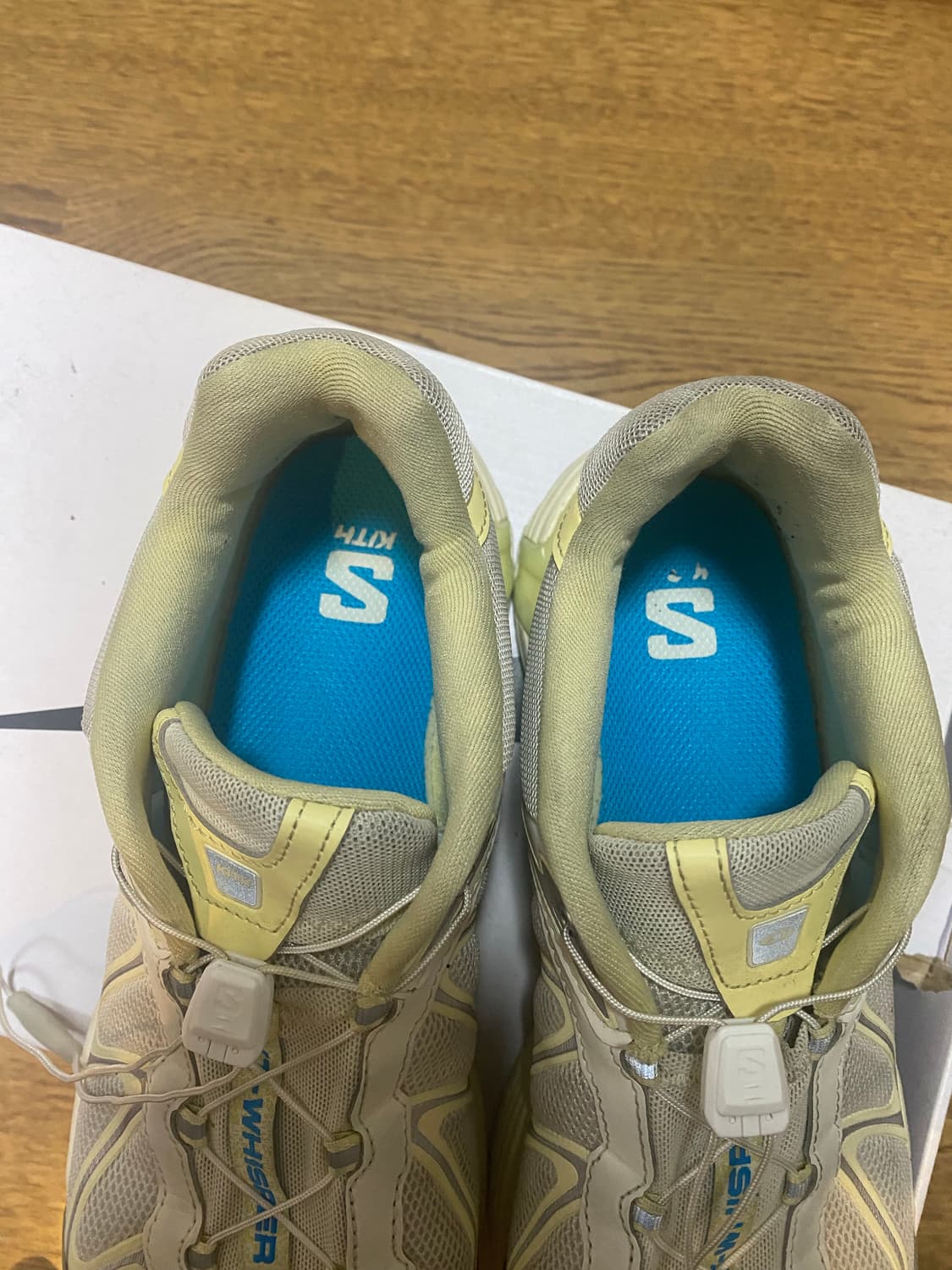살로몬 xt위스퍼 kith 280 크림 상품이미지6