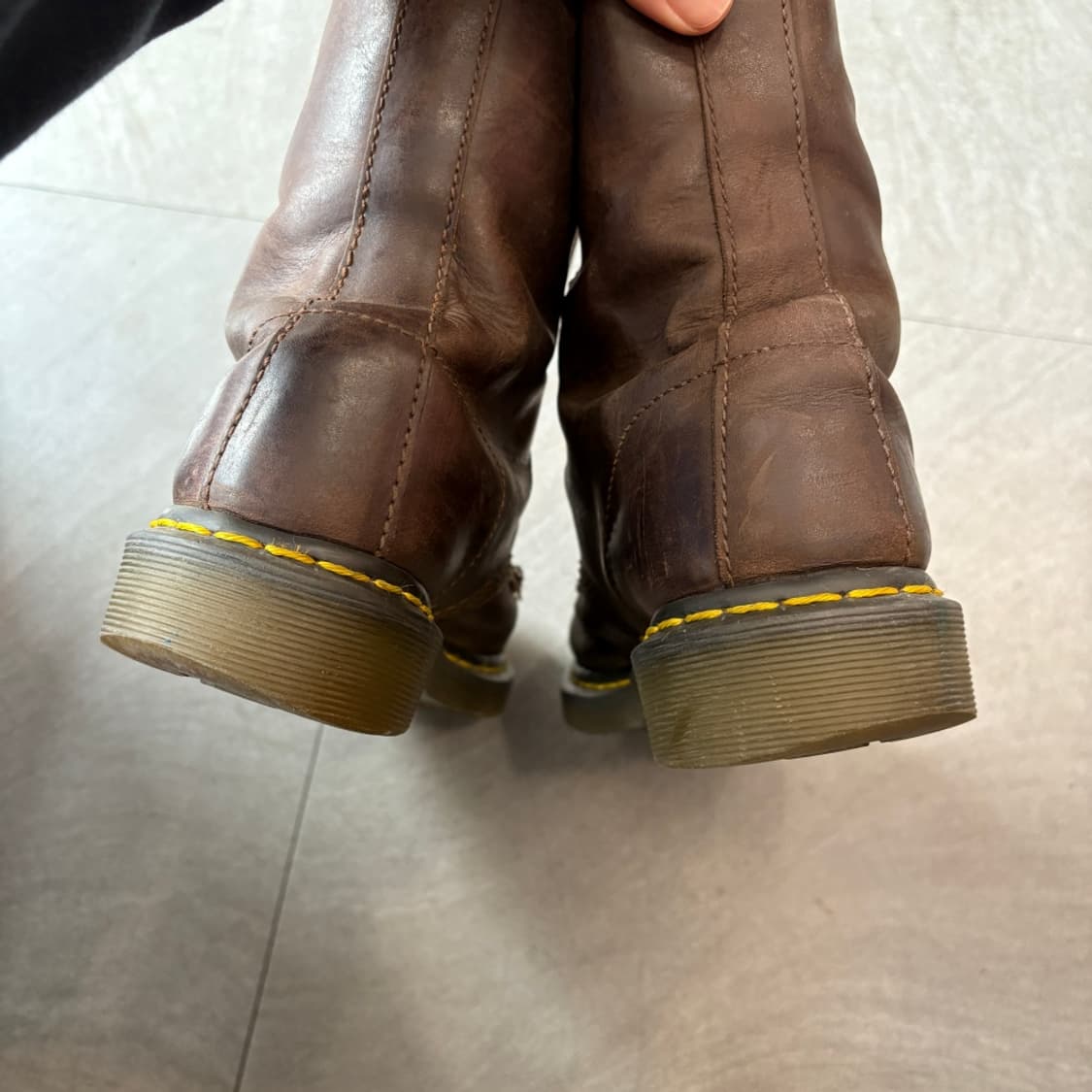 닥터마틴 aw009 브라운 부츠 상품이미지3