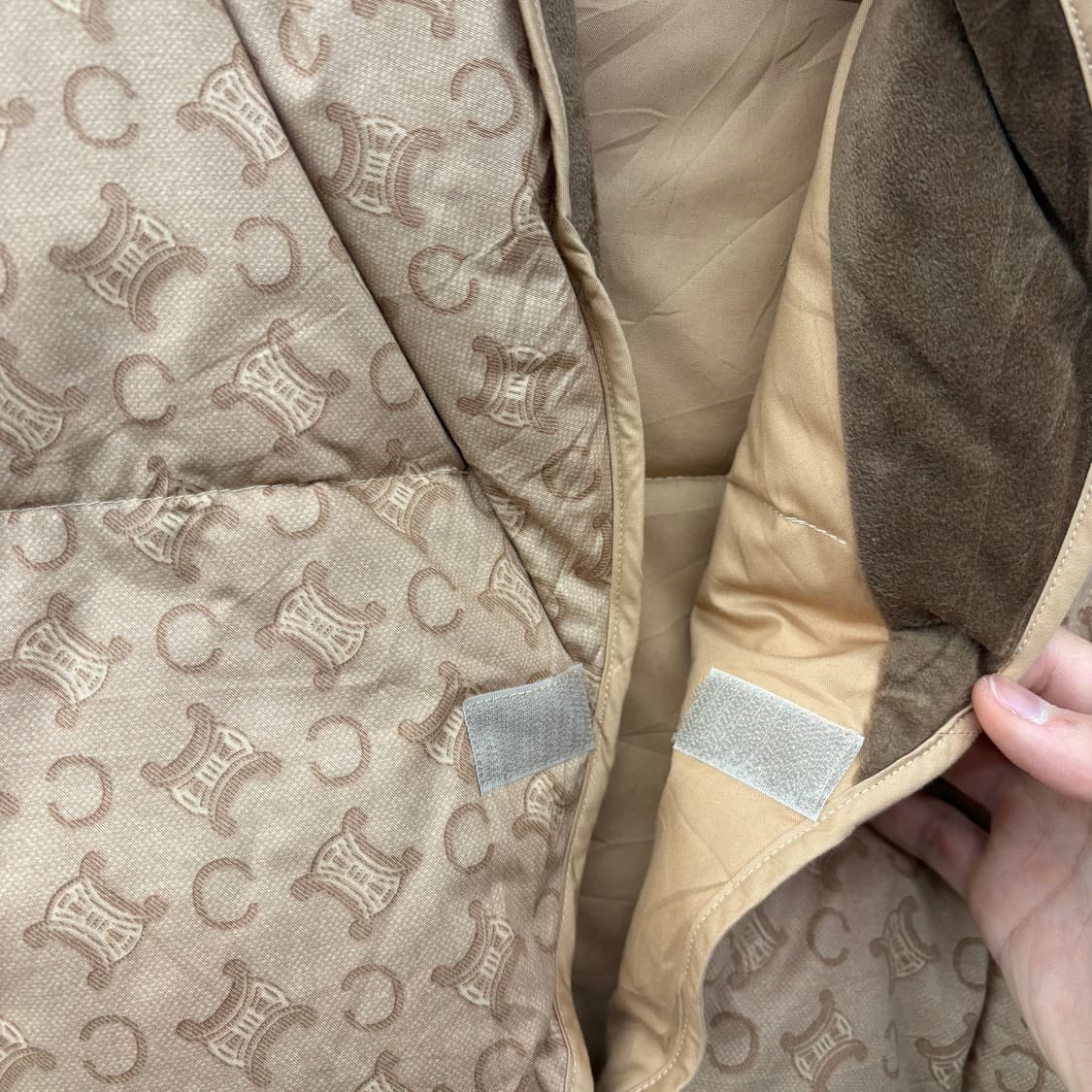 셀린느 트리오페 마카담 숄더 패딩 M 상품이미지2