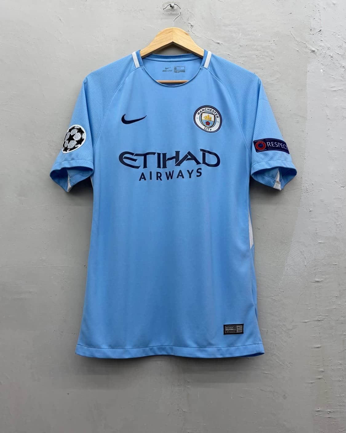 나이키 17-18 맨체스터 시티 홈 챔스킷 세르히오 아구에로 상품이미지5