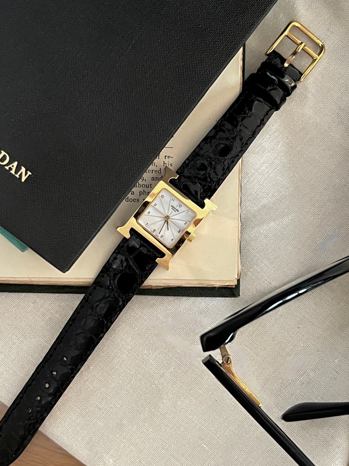 에르메스 H 아워 골드 시계 / 정품감정 . 케어 상품이미지2