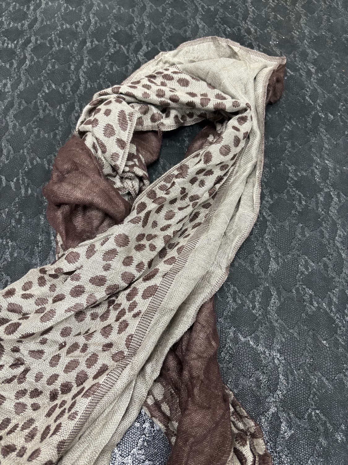 “Vintage” Brown Dot Pattern Scarf 상품이미지3