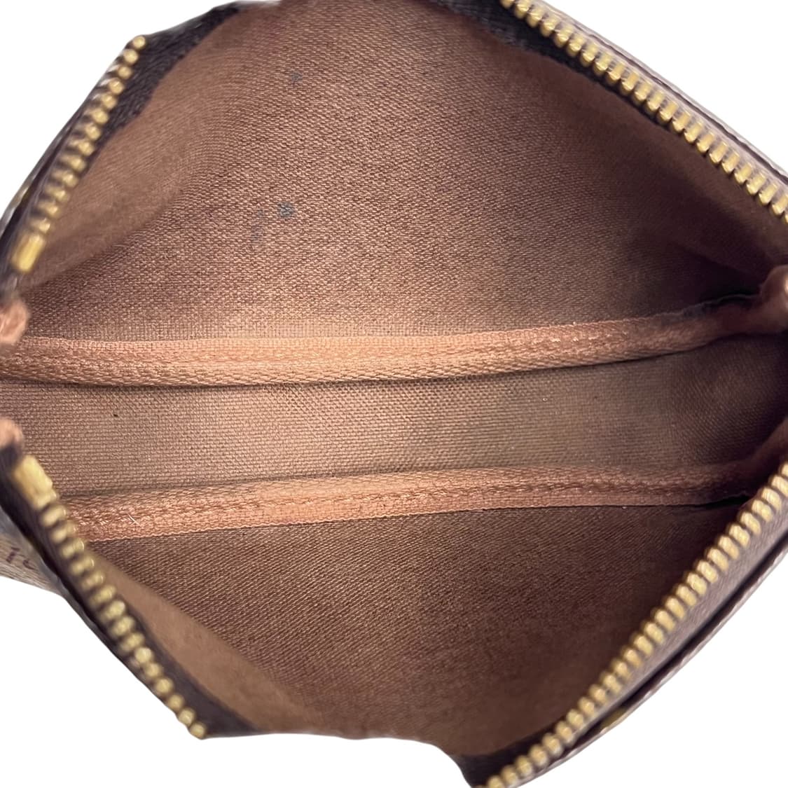 루이비통 모노그램 스탬프 악세수아 포쉐트백 상품이미지10