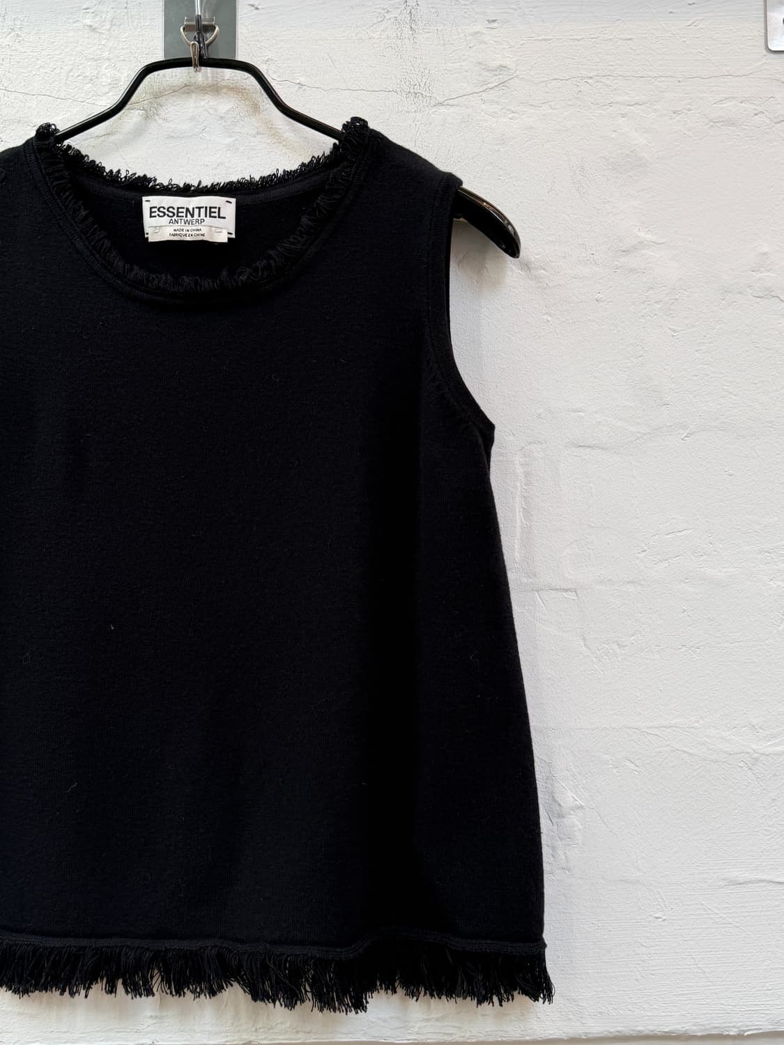 Essentiel Antwerp 프릴 디테일 슬리브리스 블랙 XS 상품이미지3