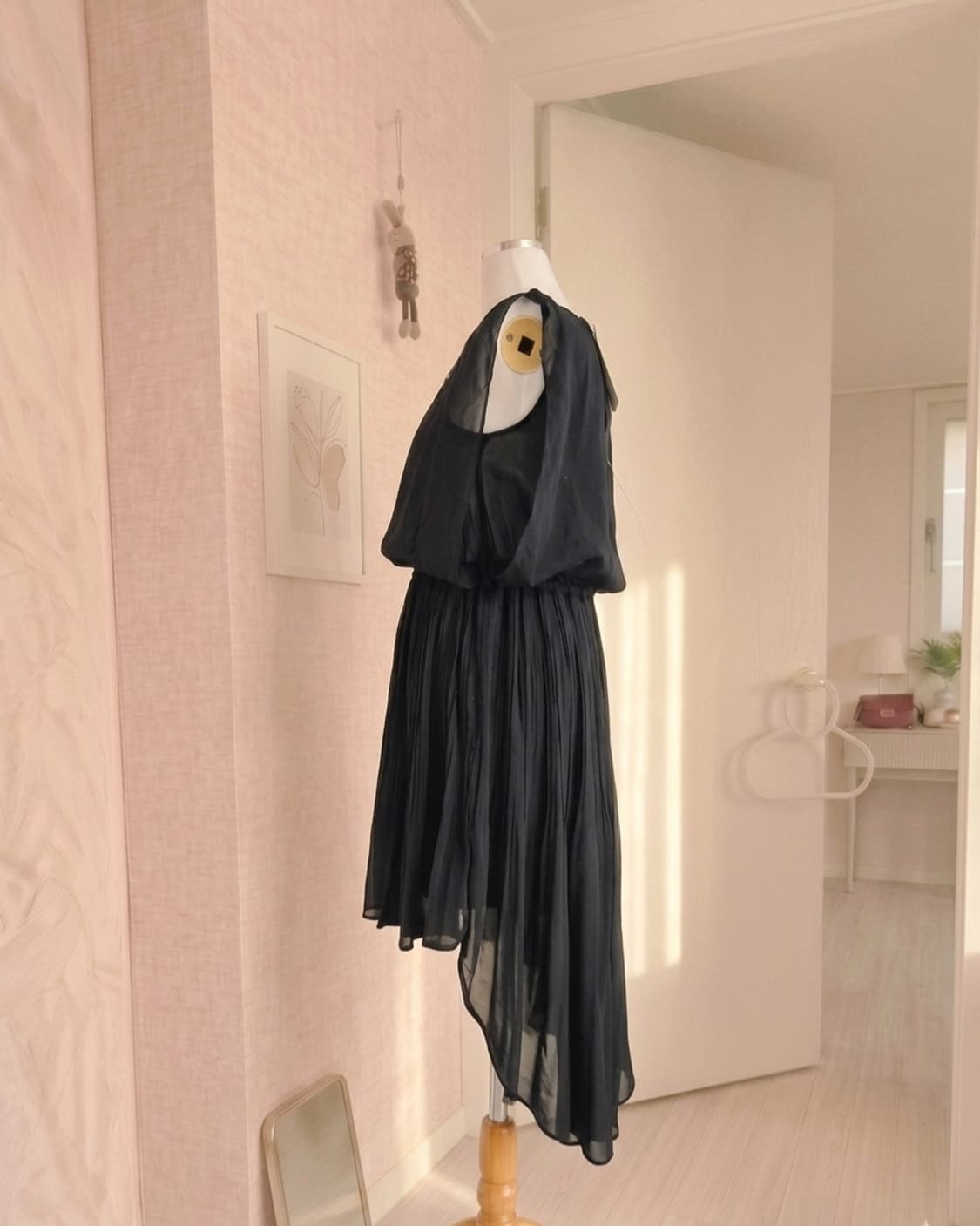 [일본브랜드] 유니크 스터드 블랙 플리츠 비대칭 원피스 (택 포함 새상품 상품이미지2