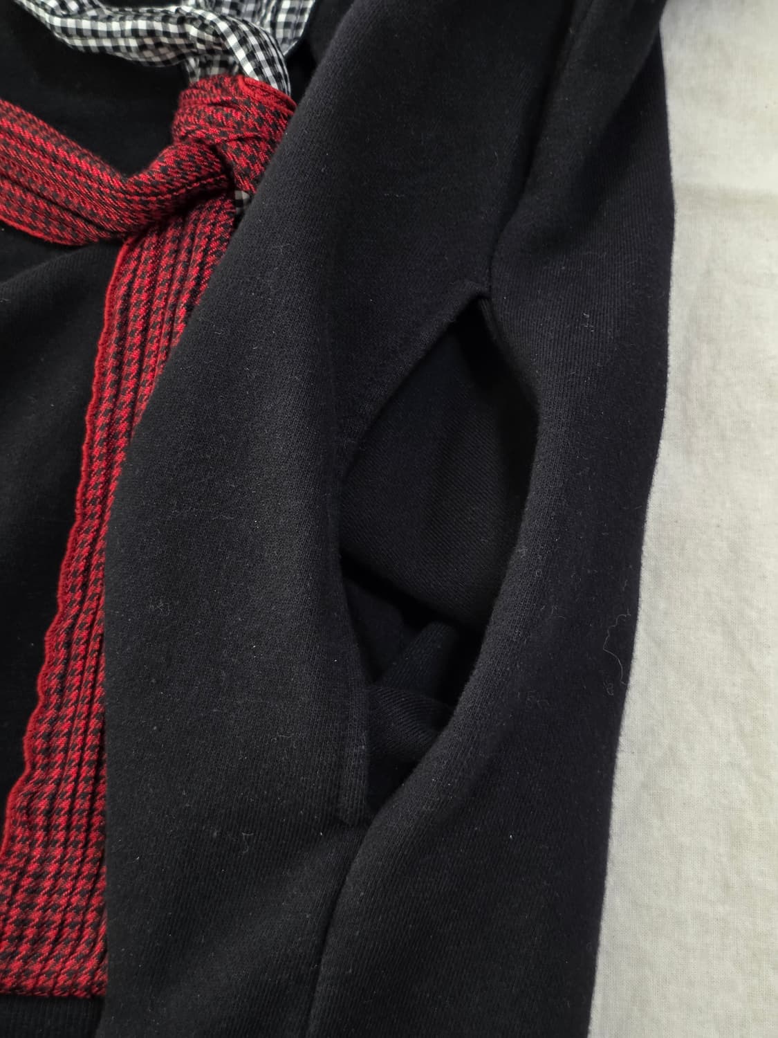 LUCKY CHOUETTE 럭키슈에뜨 리본 오버핏 맨투맨 상품이미지5