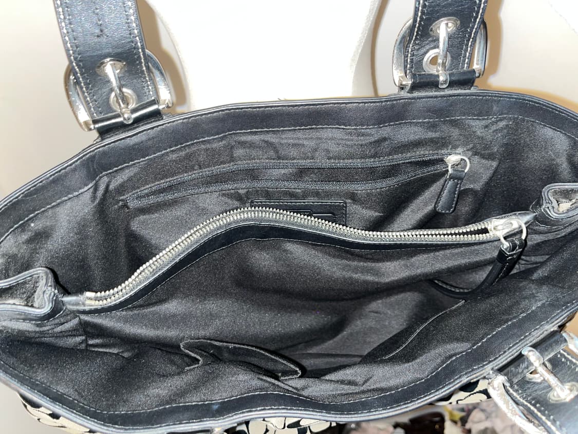 Coach Cookie and Cream Big Shoulder Bag 상품이미지8