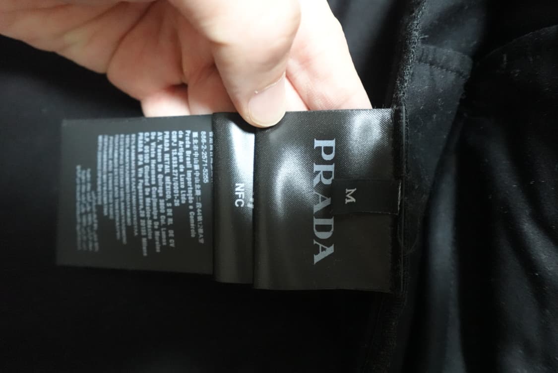 프라다 24 F/W 테크니컬 코튼 리나일론 자켓 블랙 M 상품이미지4