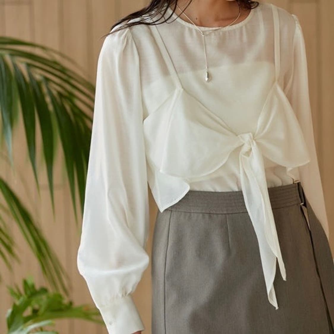 미착용 vis 비스체 도킹 시어 블라우스 상품이미지1