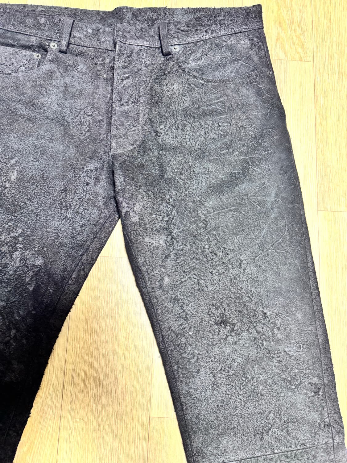 디올옴므 03 러스터 디스트로이드 레더 팬츠 상품이미지2