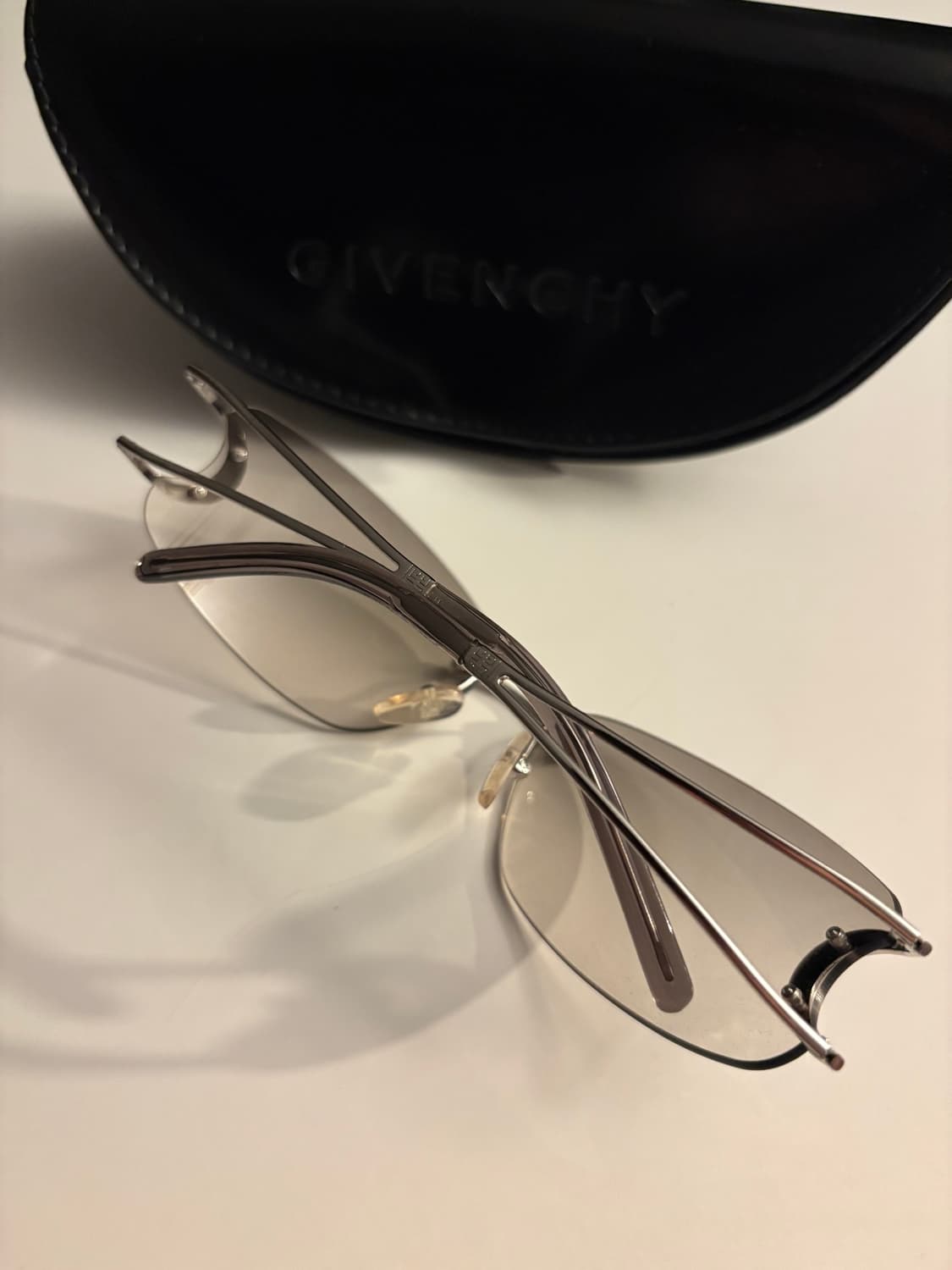 지방시 Givenchy 무테 선글라스 상품이미지2