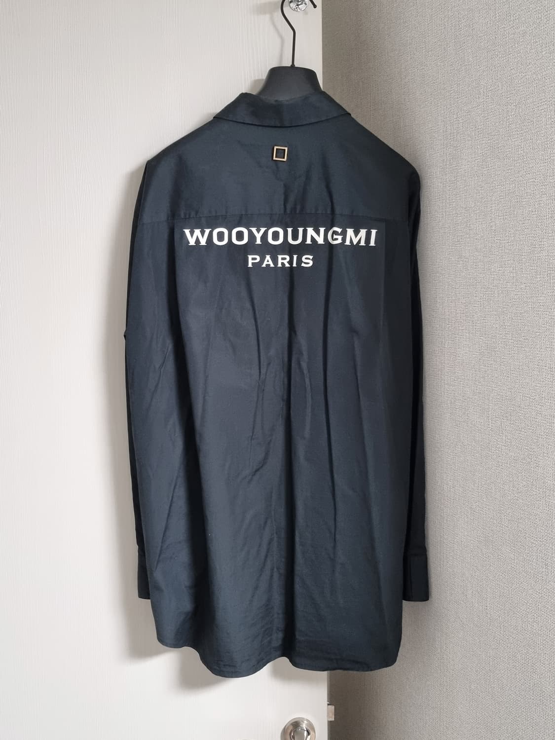 우영미 백로고 셔츠 상품이미지2