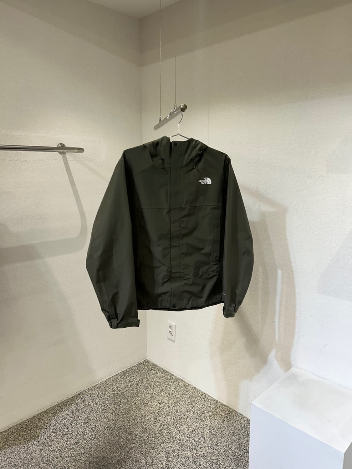 노스페이스 후드 바람막이 상품이미지1