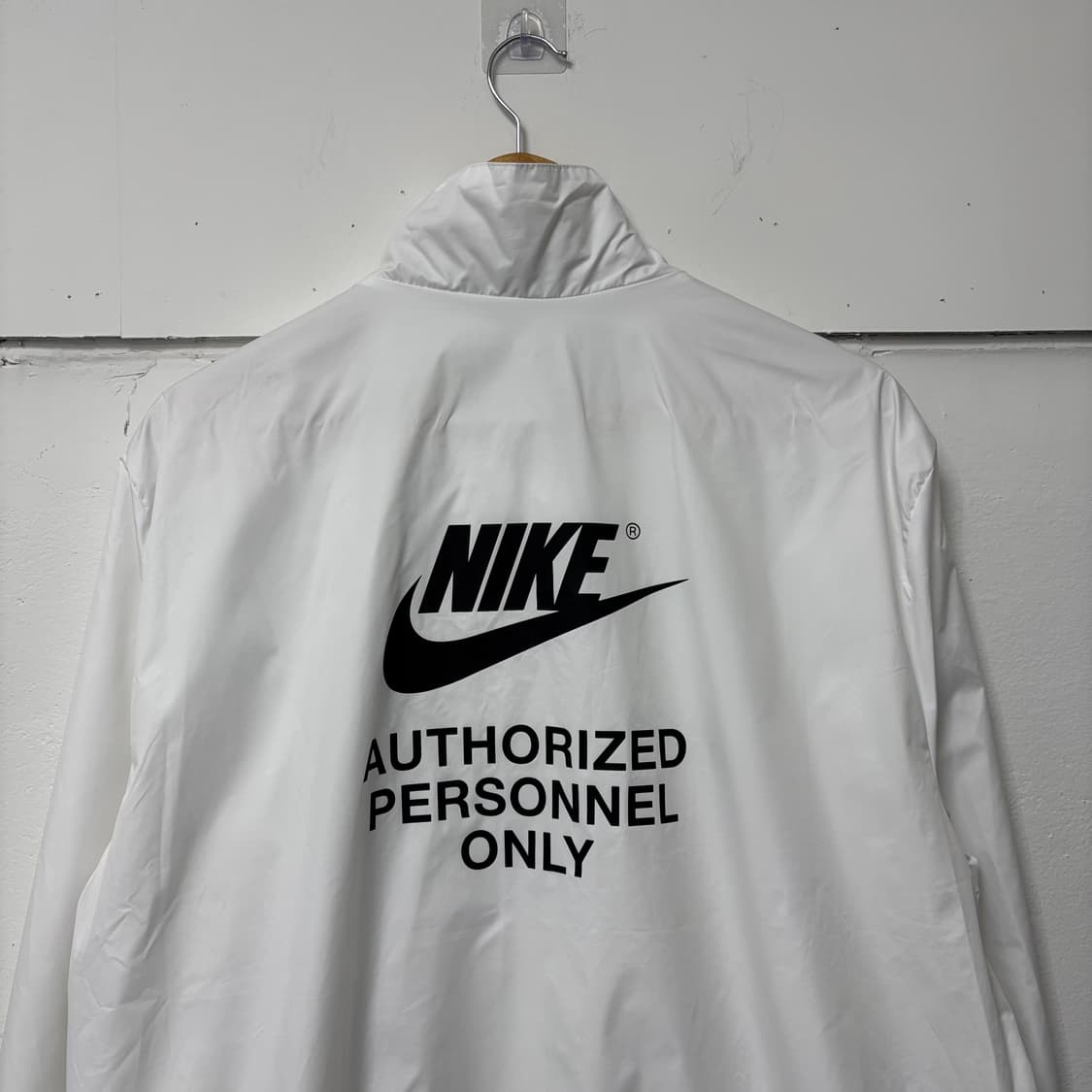 나이키 화이트 빅스우시 바람막이 상품이미지4