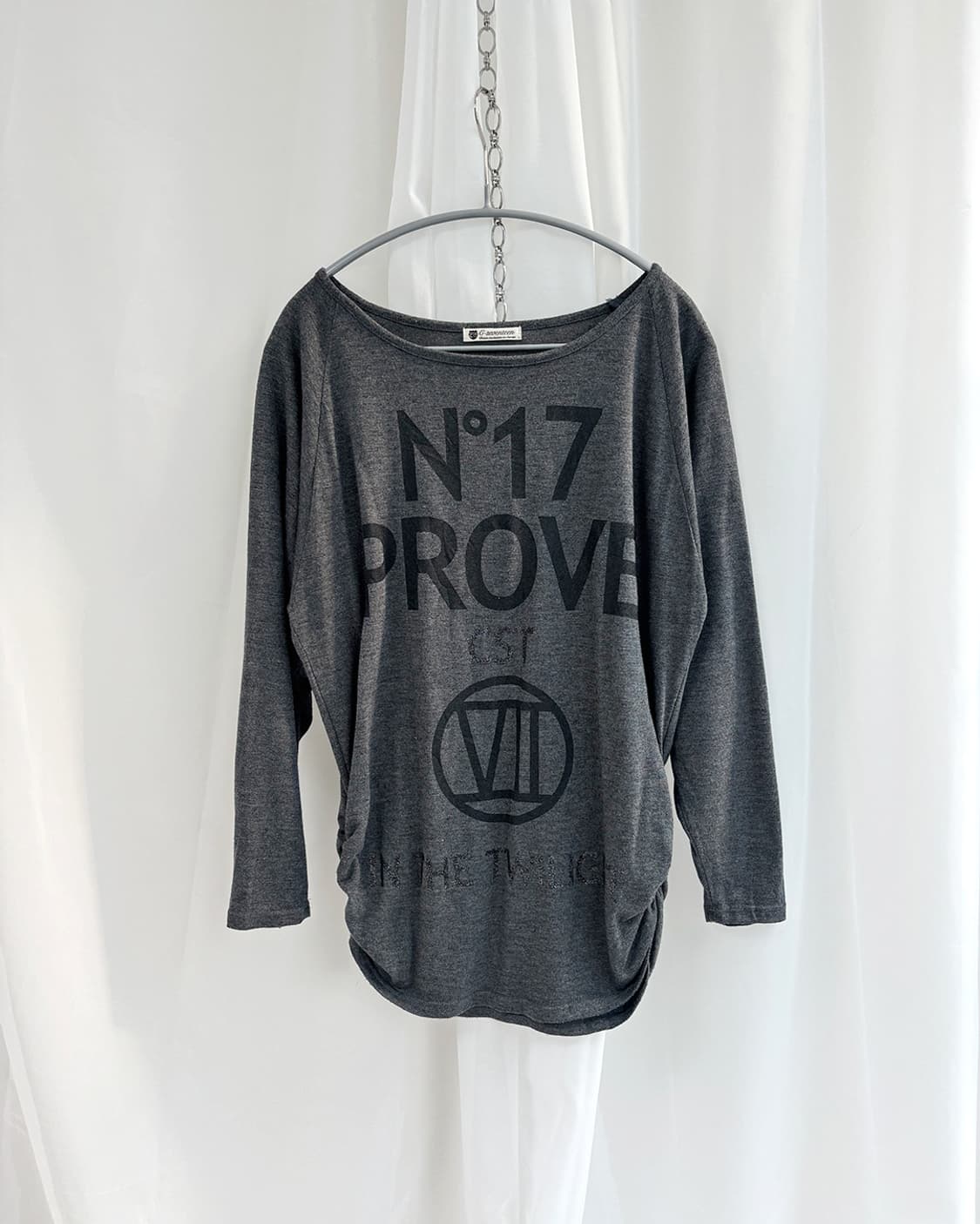 c-17 (c seventeen)밑단 셔링 그래픽 긴팔 티 상품이미지1