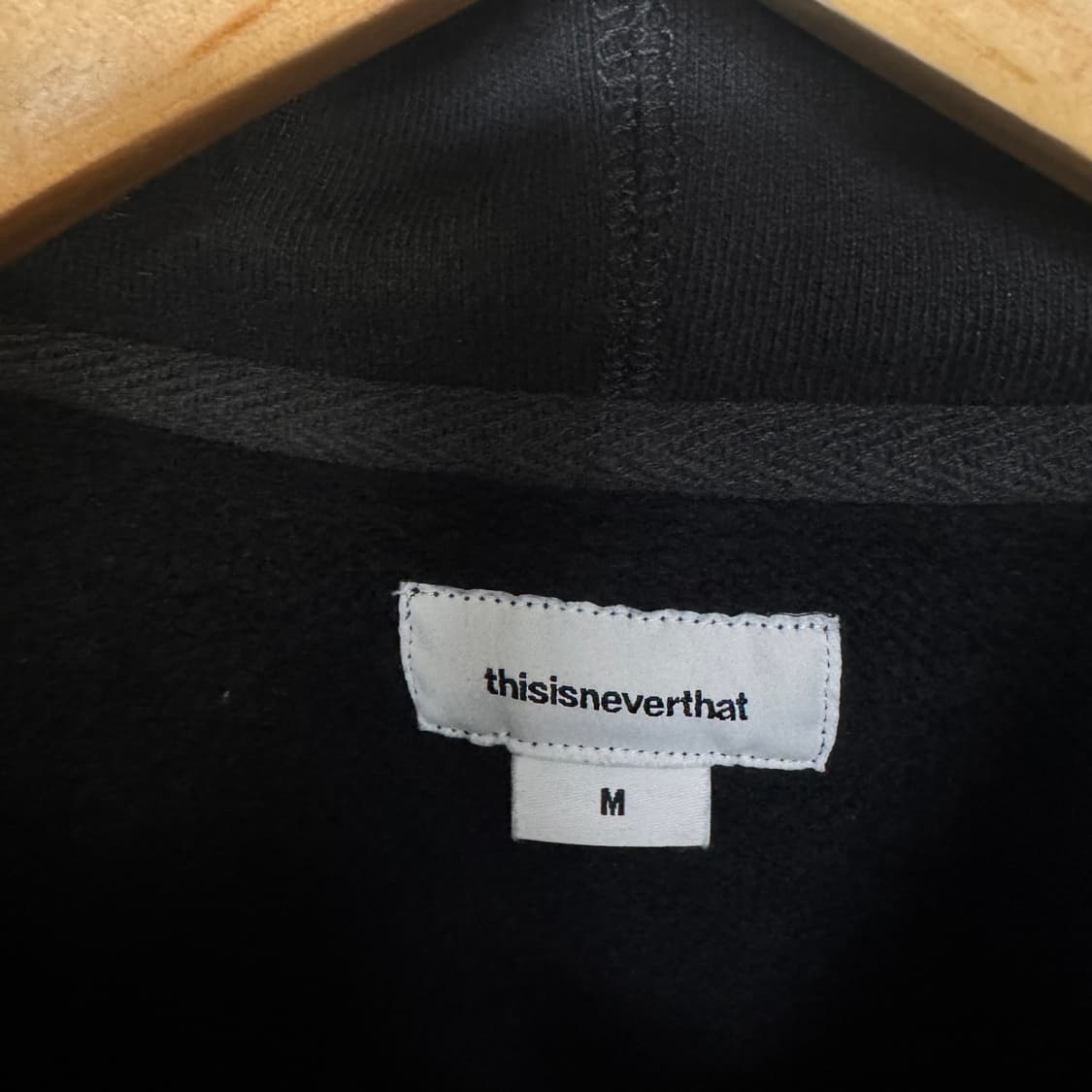 디스이즈네버댓 자수 아치로고 후드티 상품이미지3