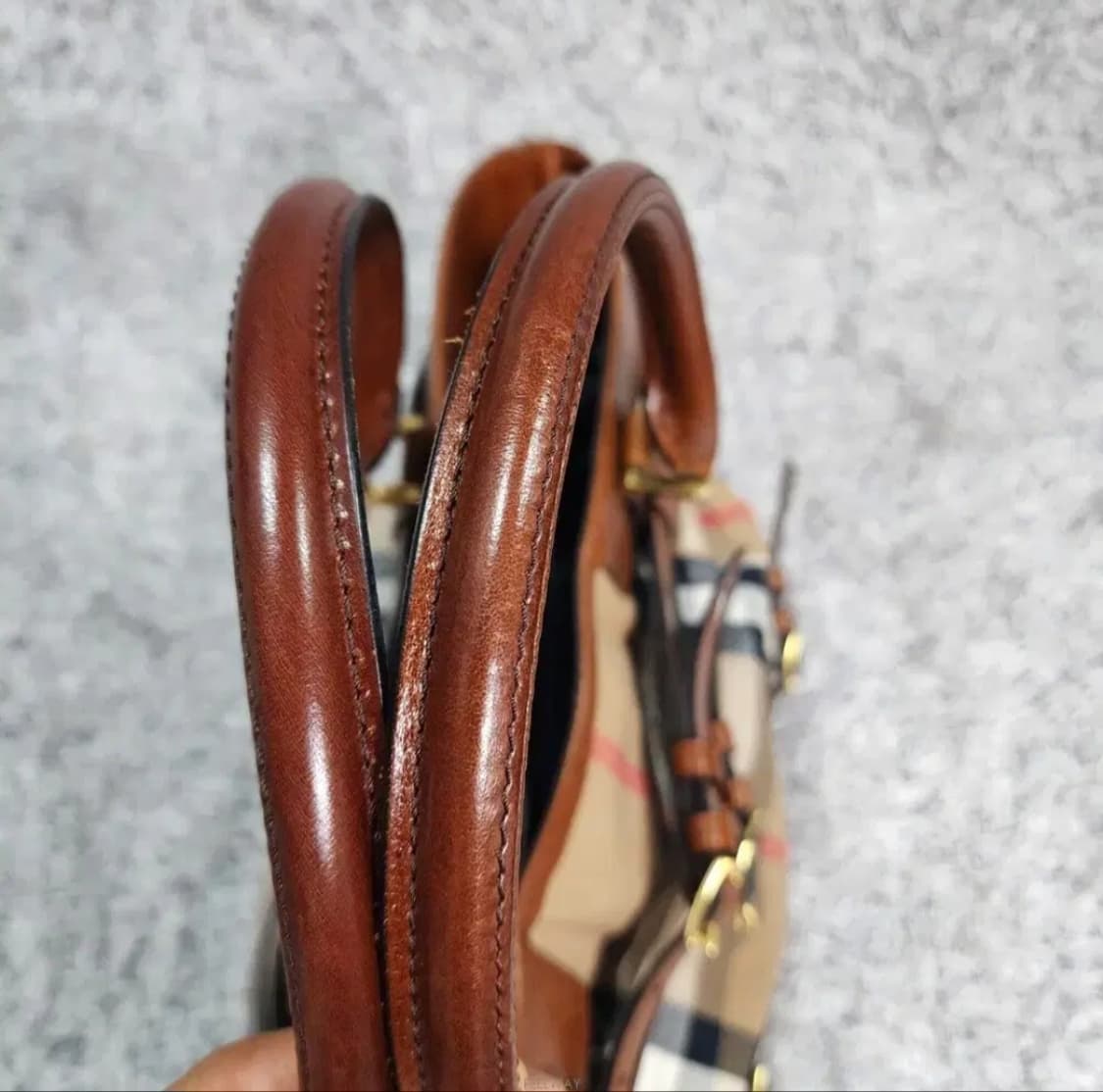 버버리 카프스헤이마켓 체크 토트백 상품이미지6