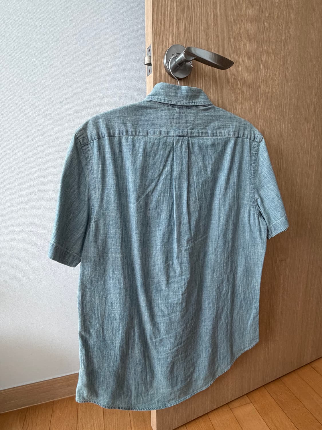 폴로 랄프로렌 ﻿클래식핏 샴브레이 데님 반팔 셔츠 상품이미지3