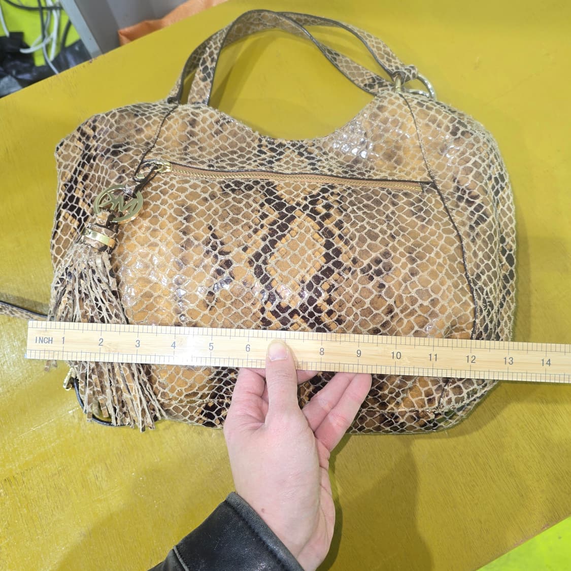 20S MICHAEL KORS 파이톤 엠보 호보백 상품이미지6