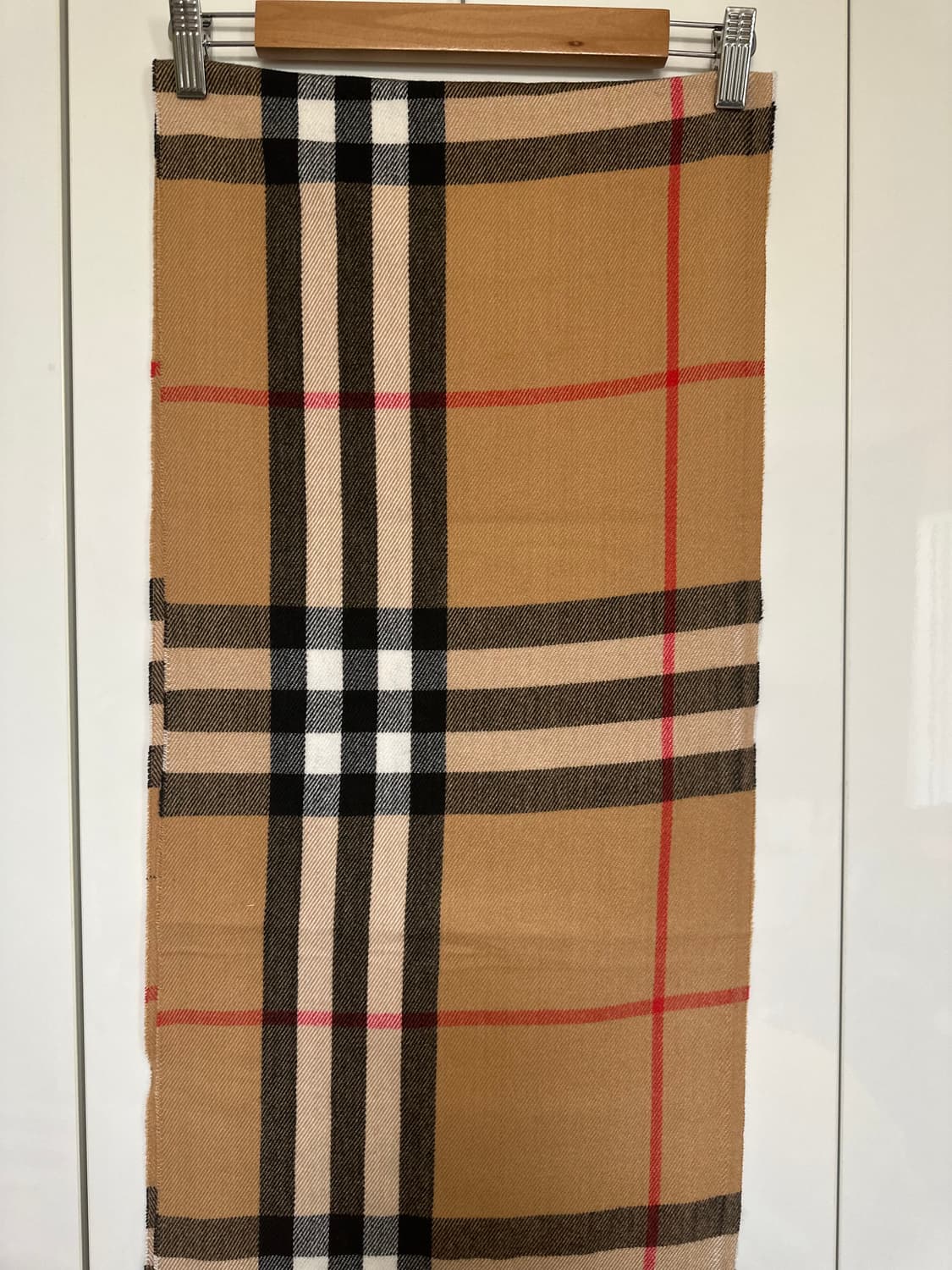 버버리 클래식 체크 캐시미어 머플러 상품이미지3