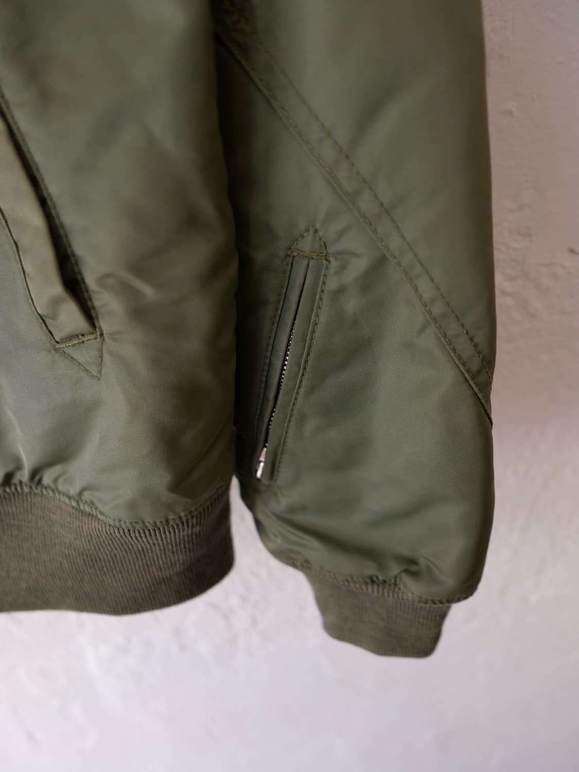  엔지니어드 가먼츠 x 빔즈 ma-1 블루종 상품이미지3