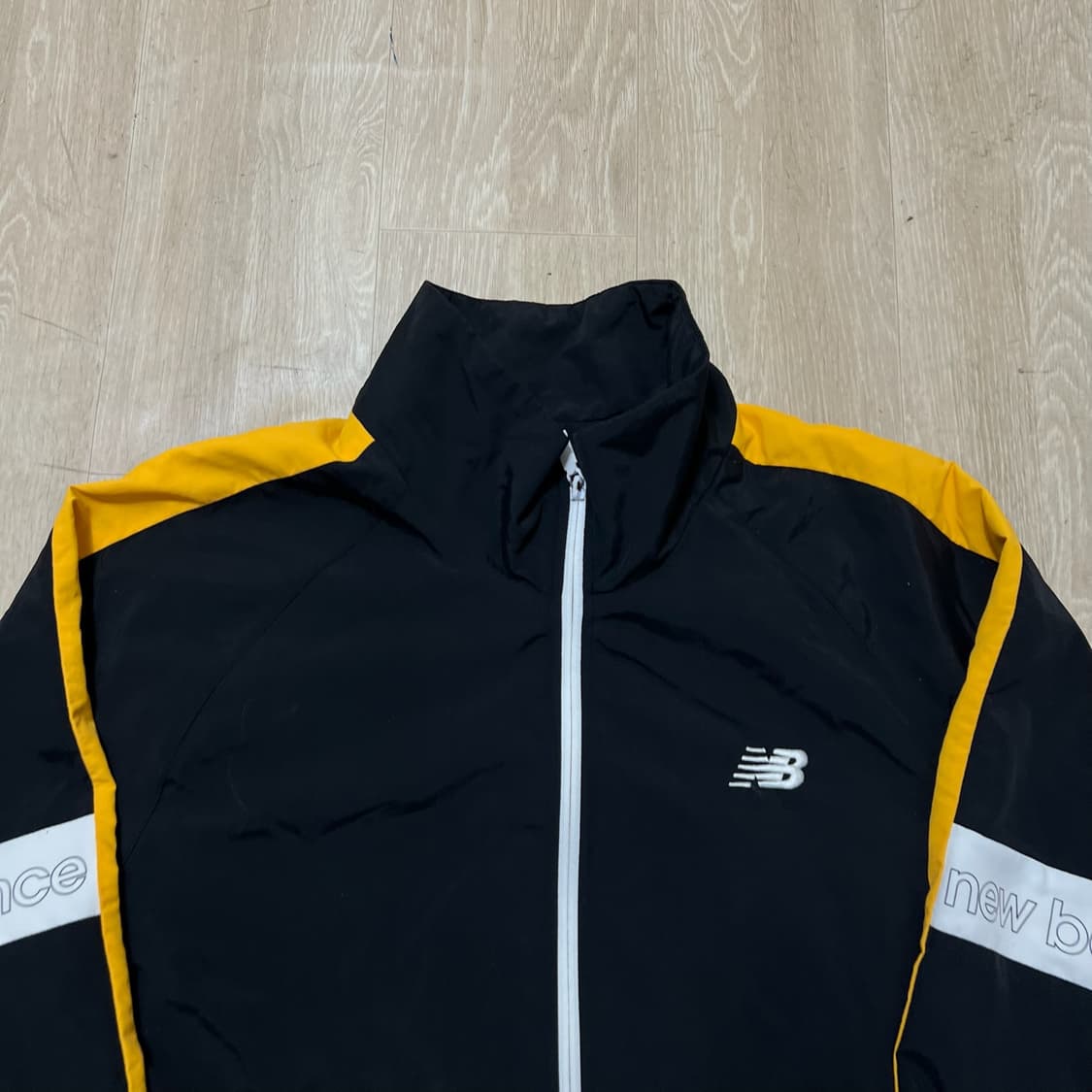 뉴발란스 로고 바람막이 자켓 M/95  상품이미지2